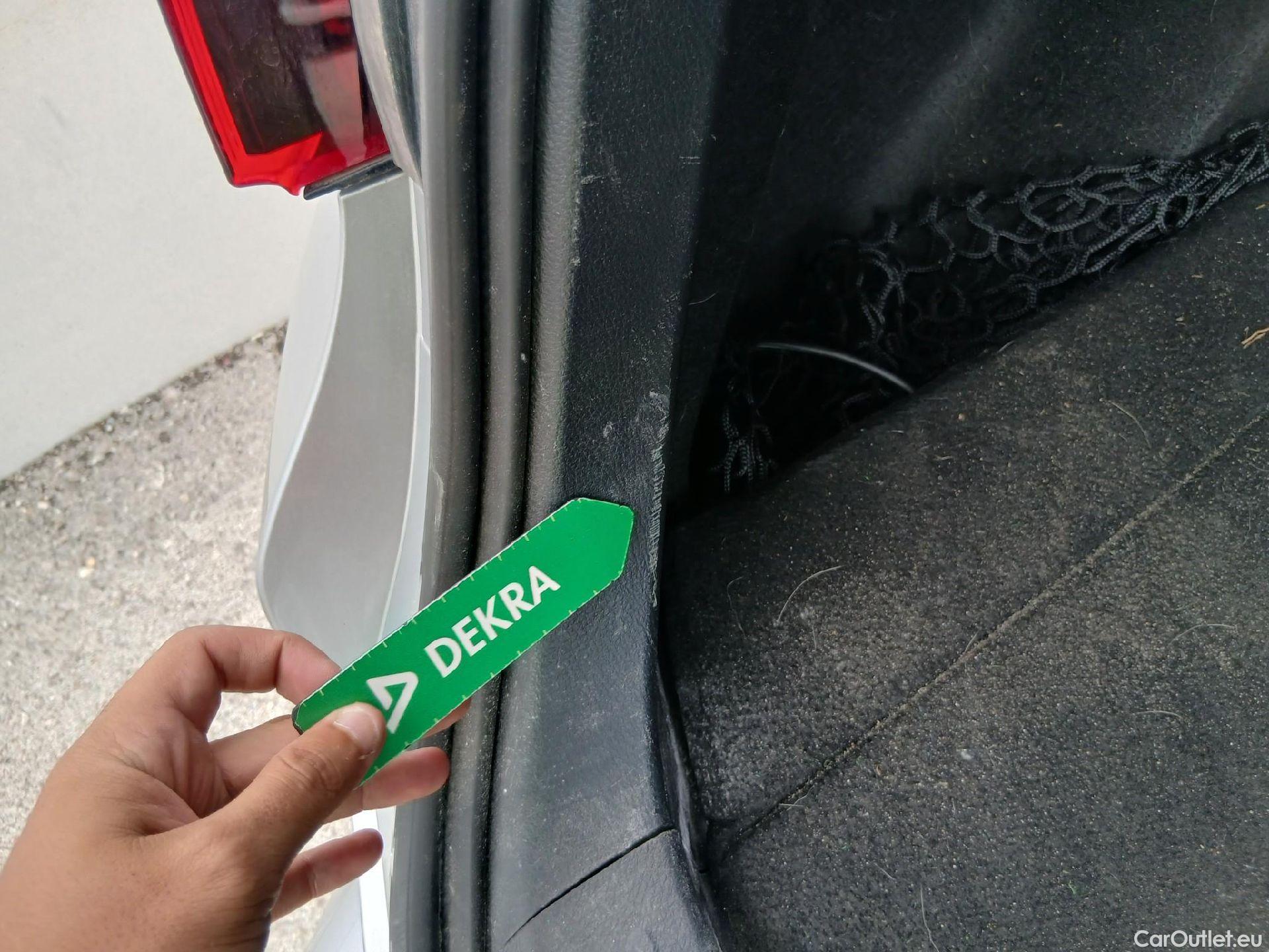  Toyota  C-HR TOYOTA  / 2019 / 5P / todoterreno 1.8 125H Advance #8