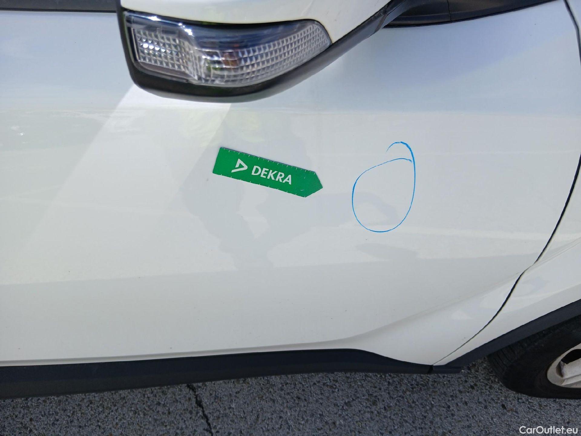  Toyota  C-HR TOYOTA  / 2019 / 5P / todoterreno 1.8 125H Active #33