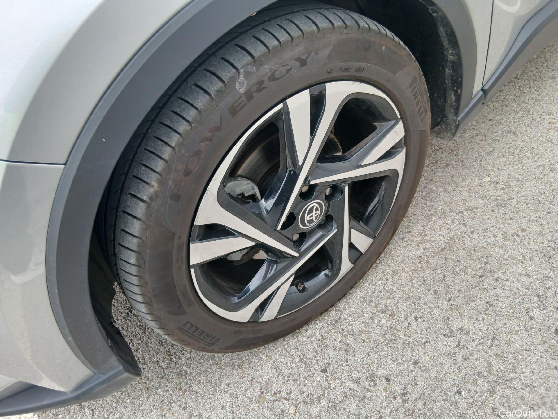  Toyota  C-HR TOYOTA  / 2019 / 5P / todoterreno 1.8 125H Advance #14