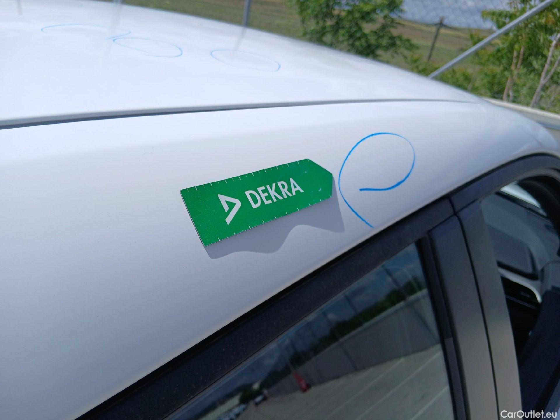  Toyota  C-HR TOYOTA  / 2019 / 5P / todoterreno 1.8 125H Active #26