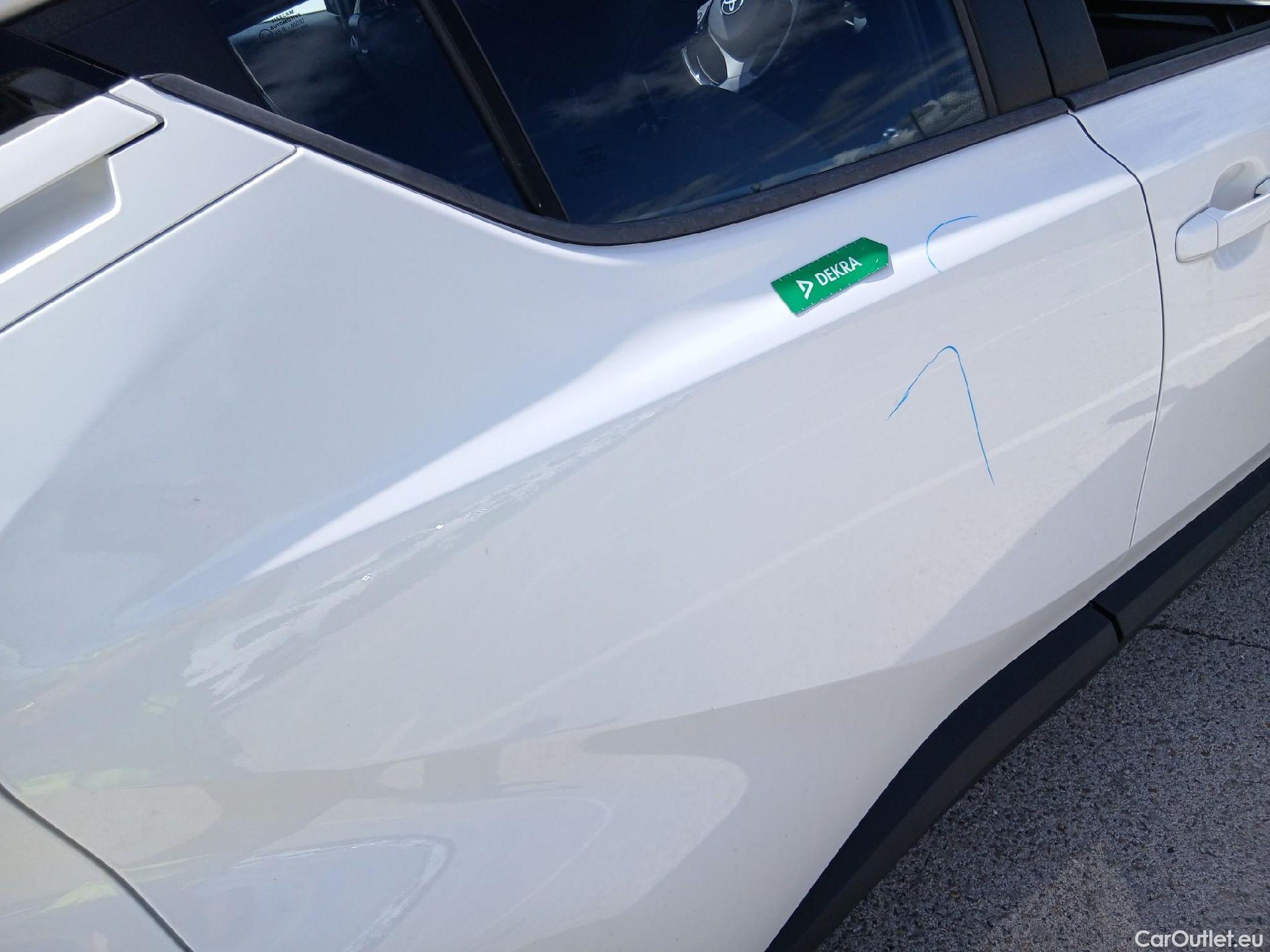  Toyota  C-HR TOYOTA  / 2019 / 5P / todoterreno 1.8 125H Active #29