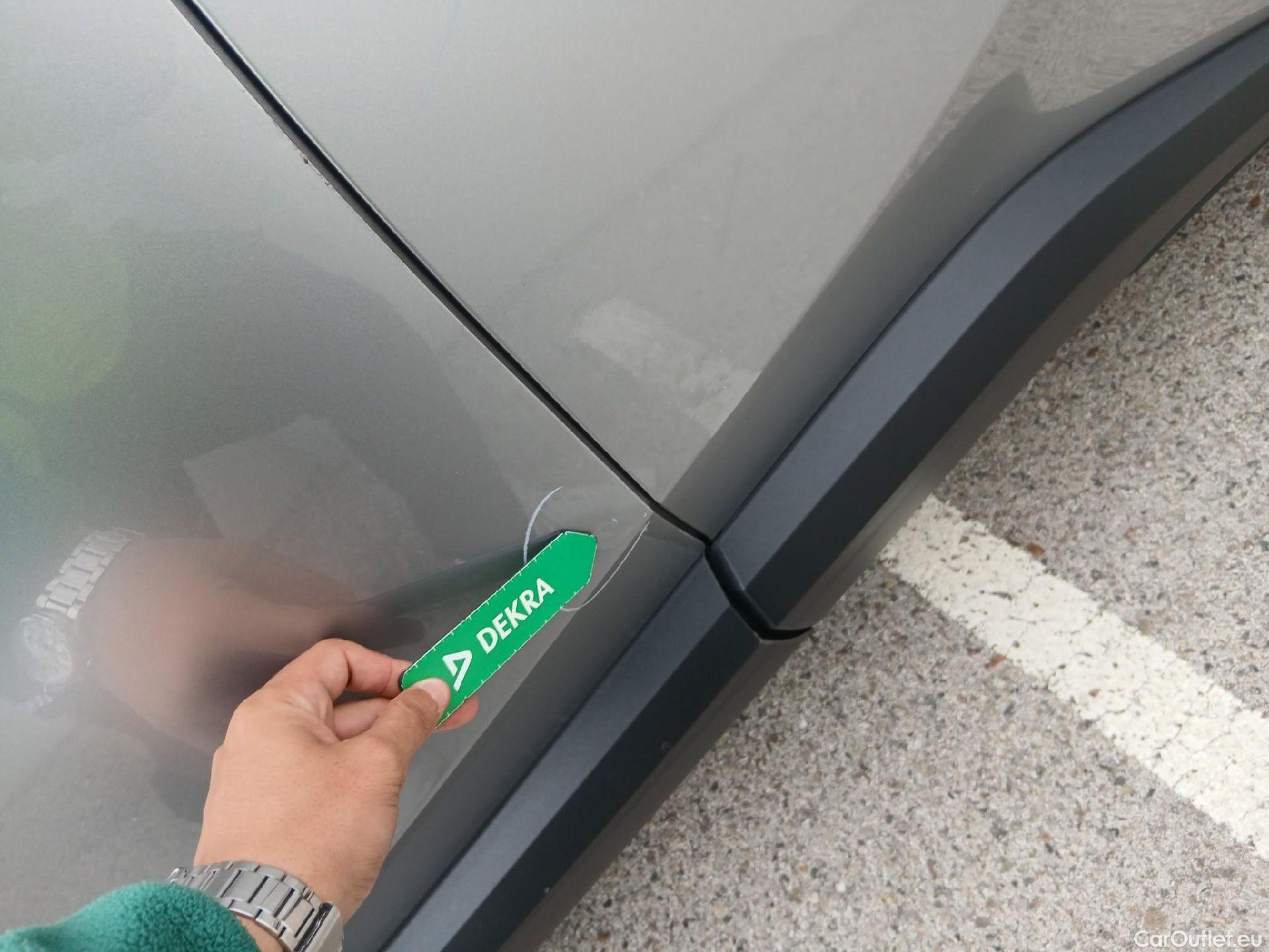  Toyota  C-HR TOYOTA  / 2019 / 5P / todoterreno 1.8 125H Advance #15