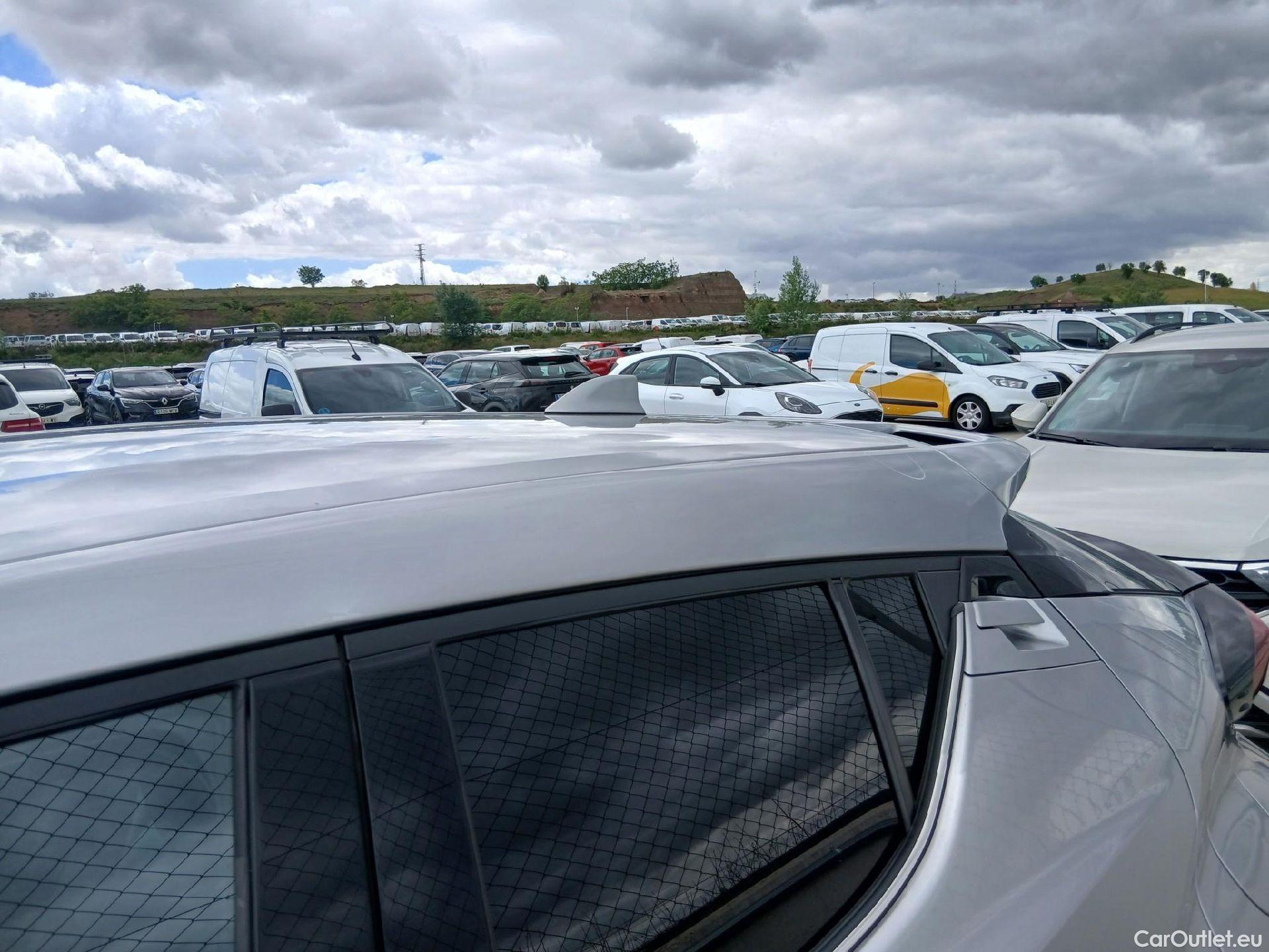  Toyota  C-HR TOYOTA  / 2019 / 5P / todoterreno 1.8 125H Advance #19