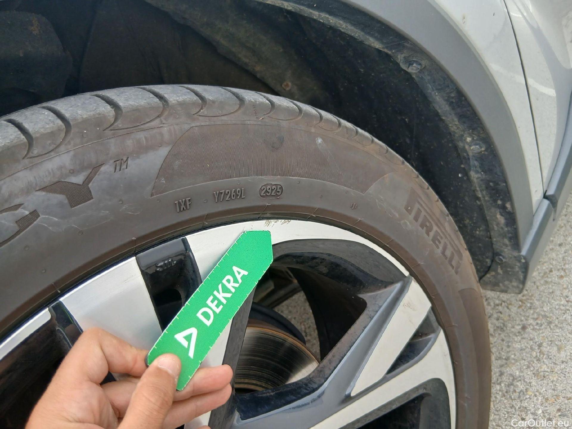  Toyota  C-HR TOYOTA  / 2019 / 5P / todoterreno 1.8 125H Advance #13