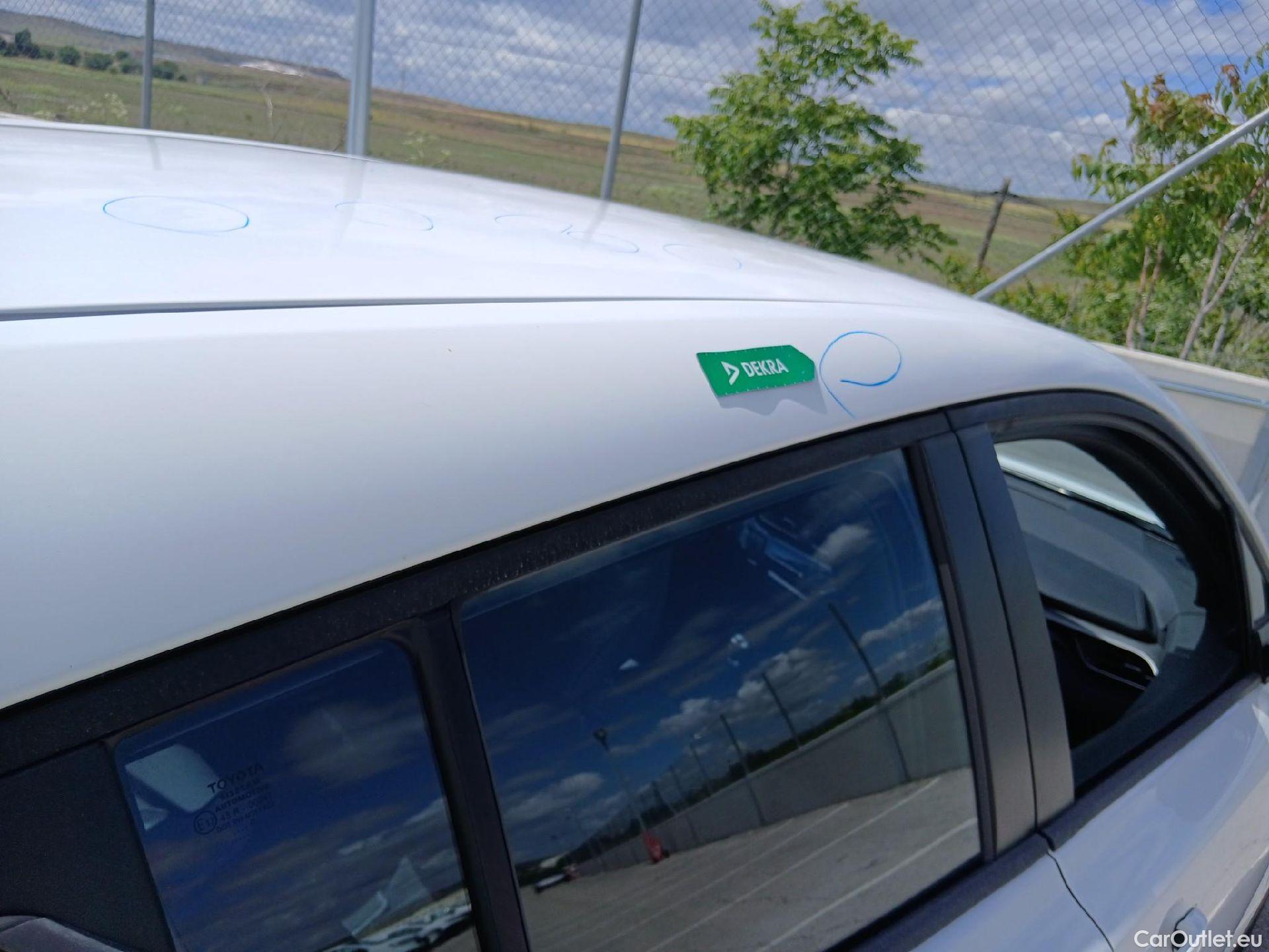  Toyota  C-HR TOYOTA  / 2019 / 5P / todoterreno 1.8 125H Active #27