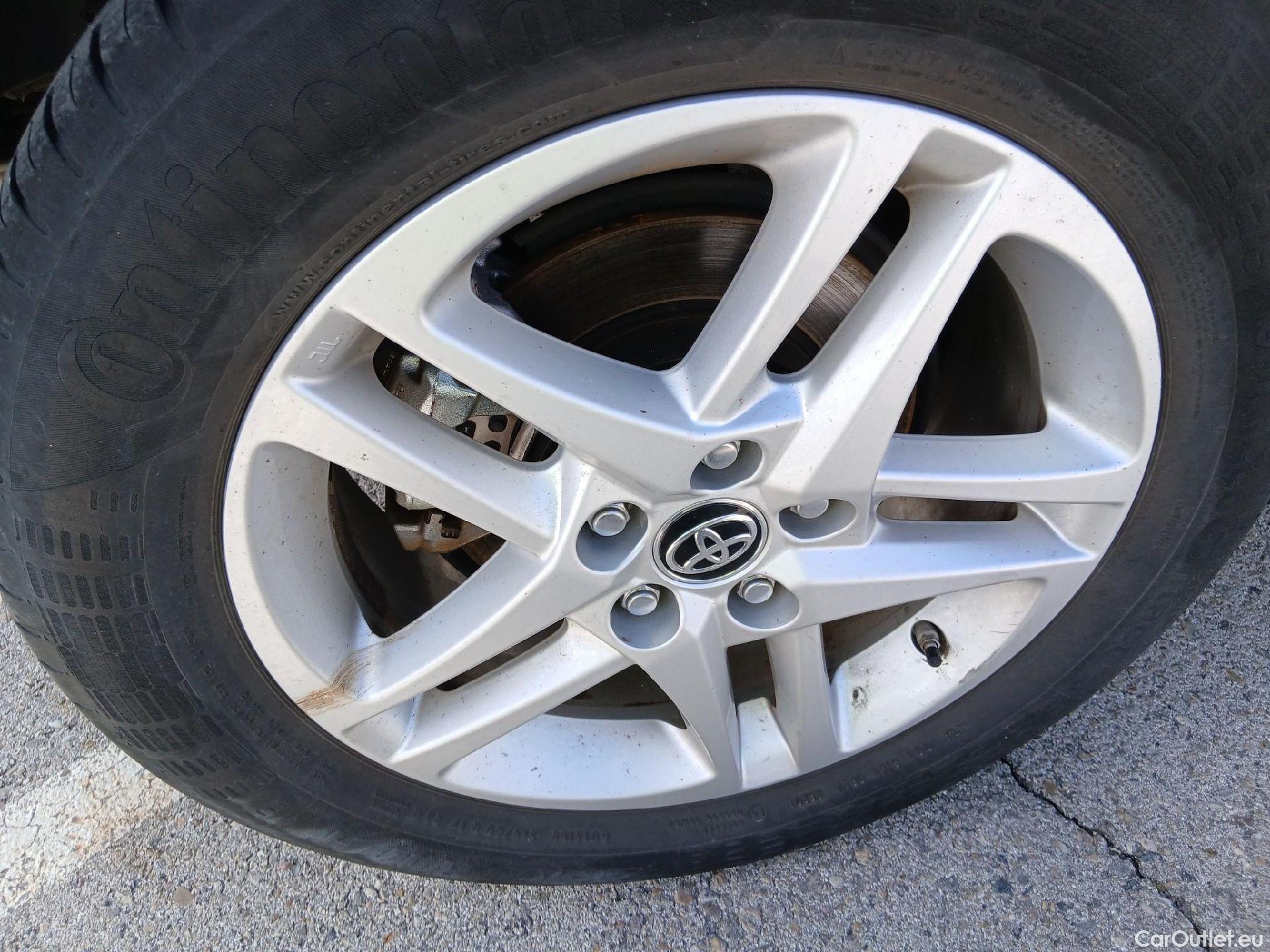  Toyota  C-HR TOYOTA  / 2019 / 5P / todoterreno 1.8 125H Active #23