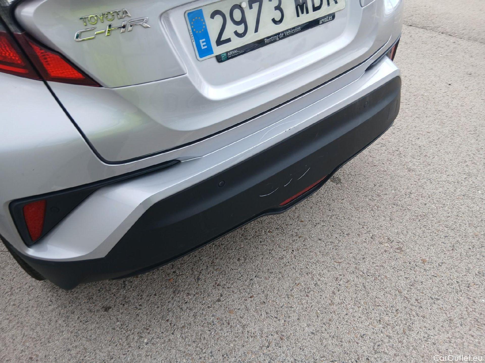  Toyota  C-HR TOYOTA  / 2019 / 5P / todoterreno 1.8 125H Advance #18