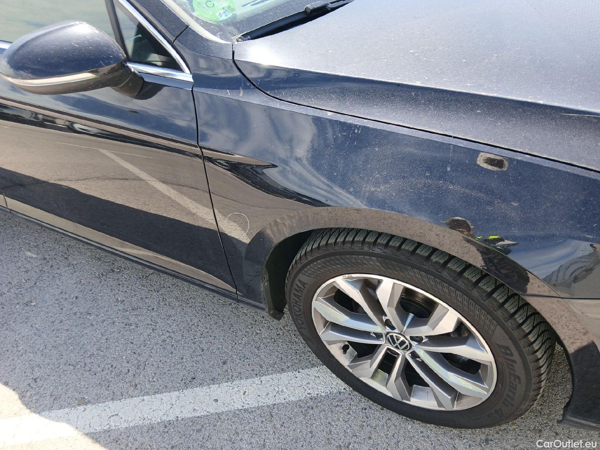  Volkswagen  Passat VOLKSWAGEN  / 2019 / 5P / familiar Variant Executive 2.0 TDI 110kW DSG #33