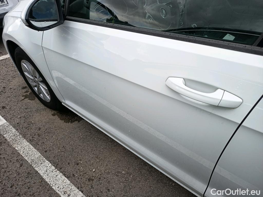  Volkswagen  Golf  VOLKSWAGEN / 2016 / 5P / berlina con portón Ready2Go 1.6 TDI 85kW (115CV) #18