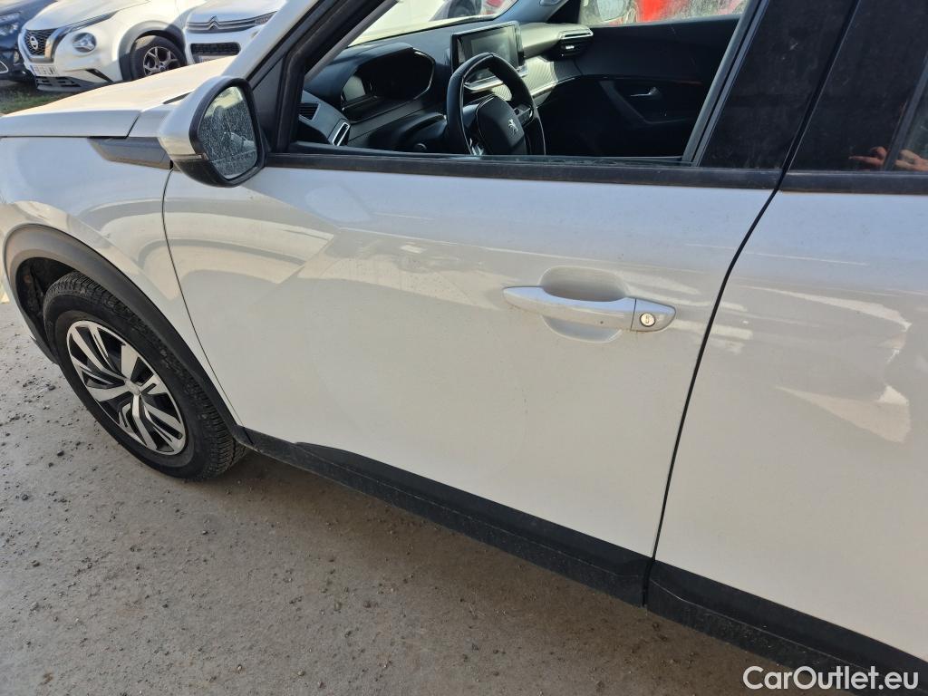  Peugeot  2008 PEUGEOT  / 2019 / 5P / todoterreno Active BlueHDI 100 S&S BVM6 #4