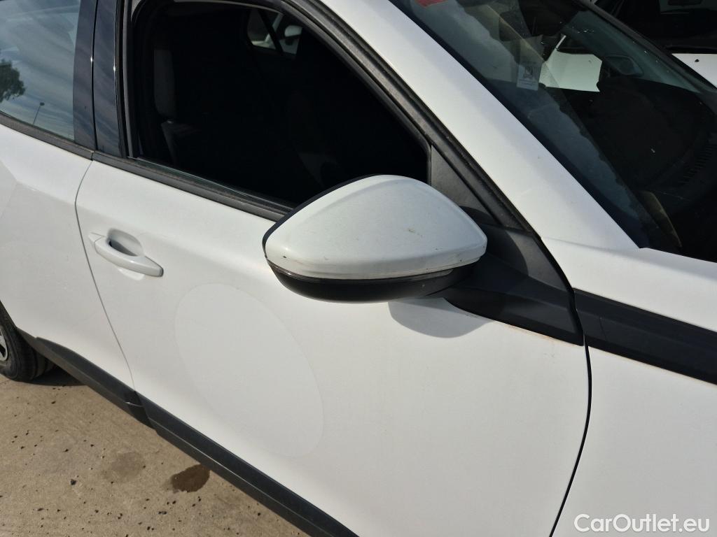  Peugeot  2008 PEUGEOT  / 2019 / 5P / todoterreno Active BlueHDI 100 S&S BVM6 #19