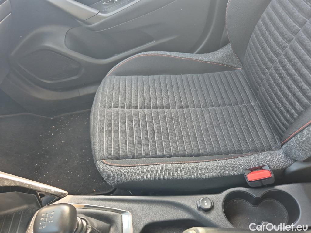  Peugeot  2008 PEUGEOT  / 2019 / 5P / todoterreno Active BlueHDI 81kW (110CV) #5