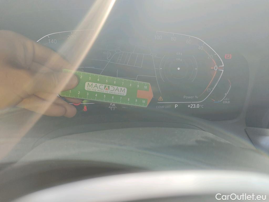  Bmw  Serie 3 BMW  / 2018 / 4P / sedán 318d Auto. #27