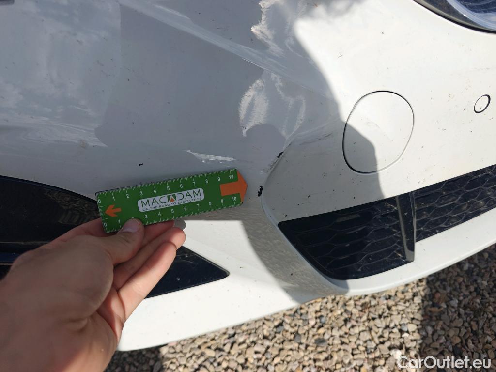  Bmw  Serie 3 BMW  / 2018 / 4P / sedán 318d Auto. #20
