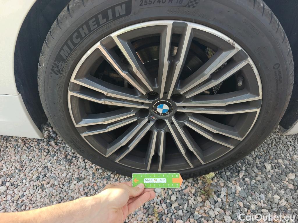  Bmw  Serie 3 BMW  / 2018 / 4P / sedán 318d Auto. #32