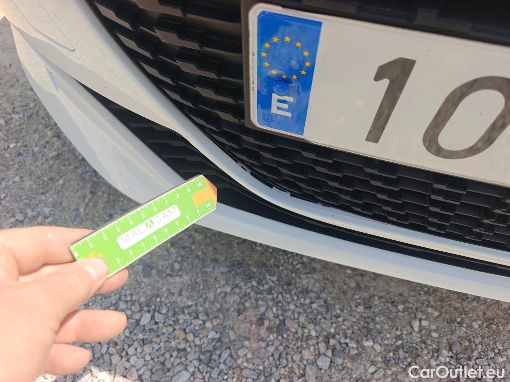  Peugeot  208 PEUGEOT  / 2019 / 5P / berlina con portón PureTech 55kW (75CV) Like #15