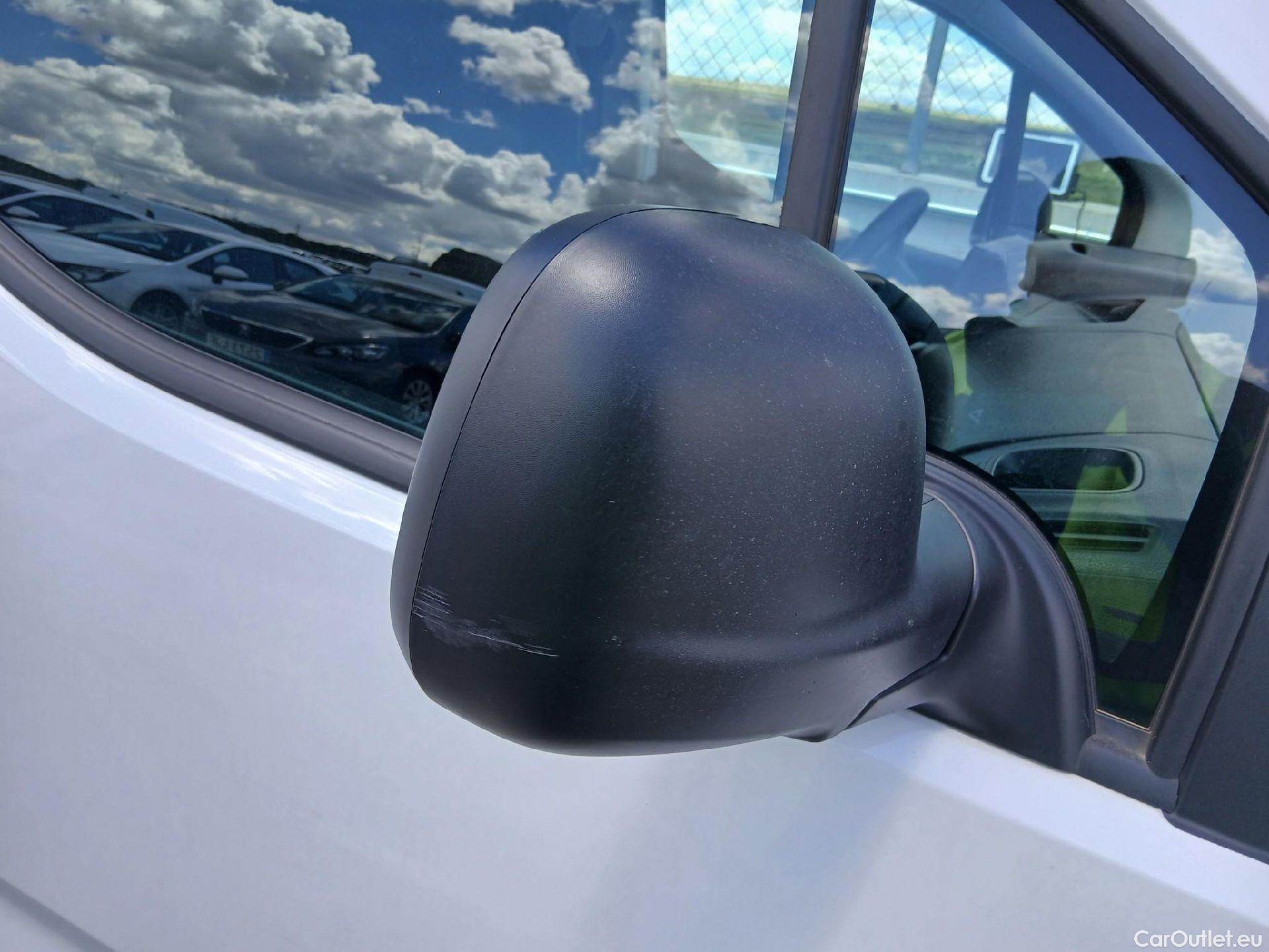  Citroen  Berlingo CITROEN  / 2018 / 4P / furgón derivado de turismo Talla M BlueHDi 100 #30
