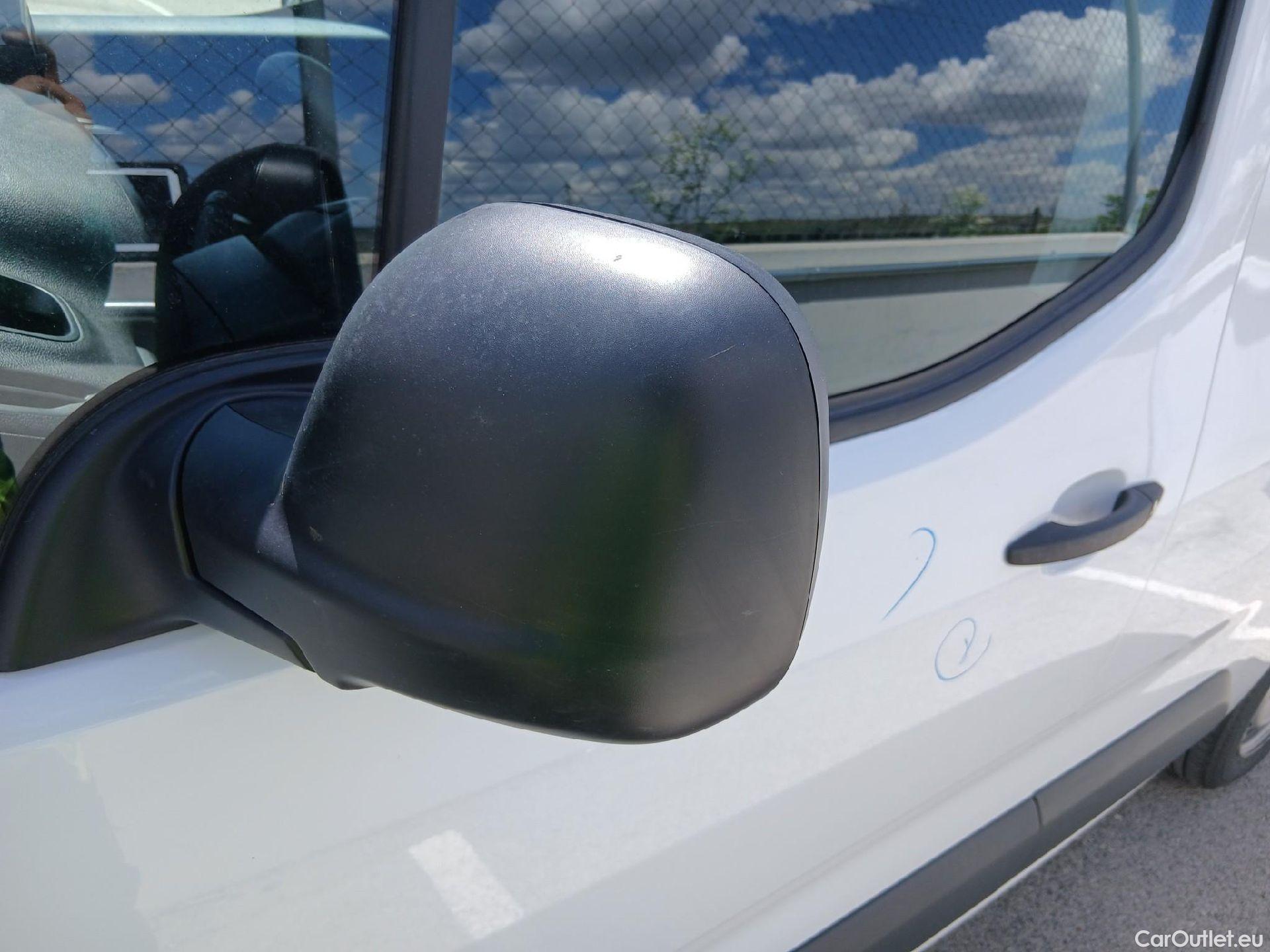  Citroen  Berlingo CITROEN  / 2018 / 4P / furgón derivado de turismo Talla M BlueHDi 100 #18
