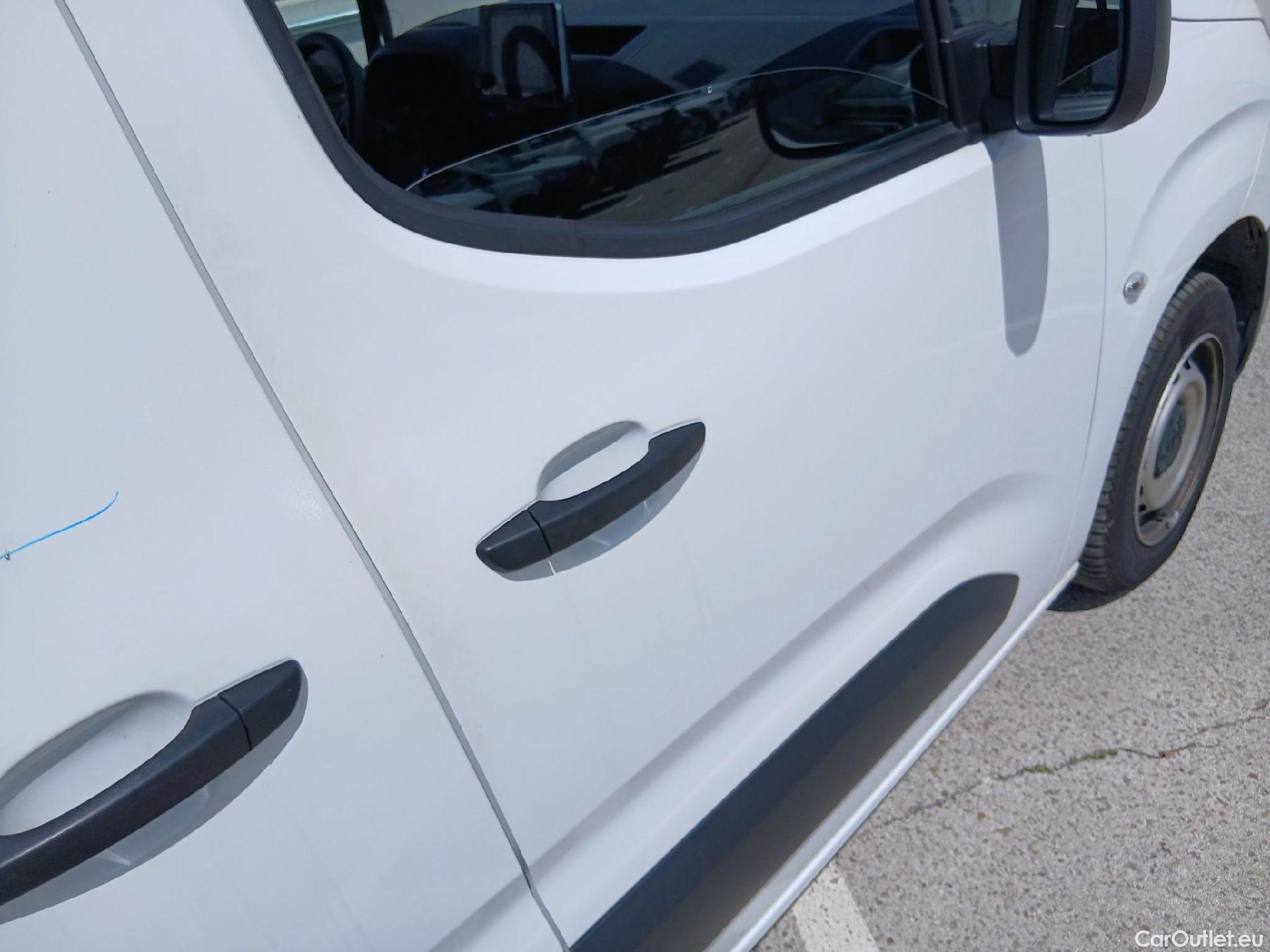  Opel  Combo OPEL  / 2018 / 4P / furgón derivado de turismo 1.5 TD 75kW (100CV) Select L H1 650kg #35
