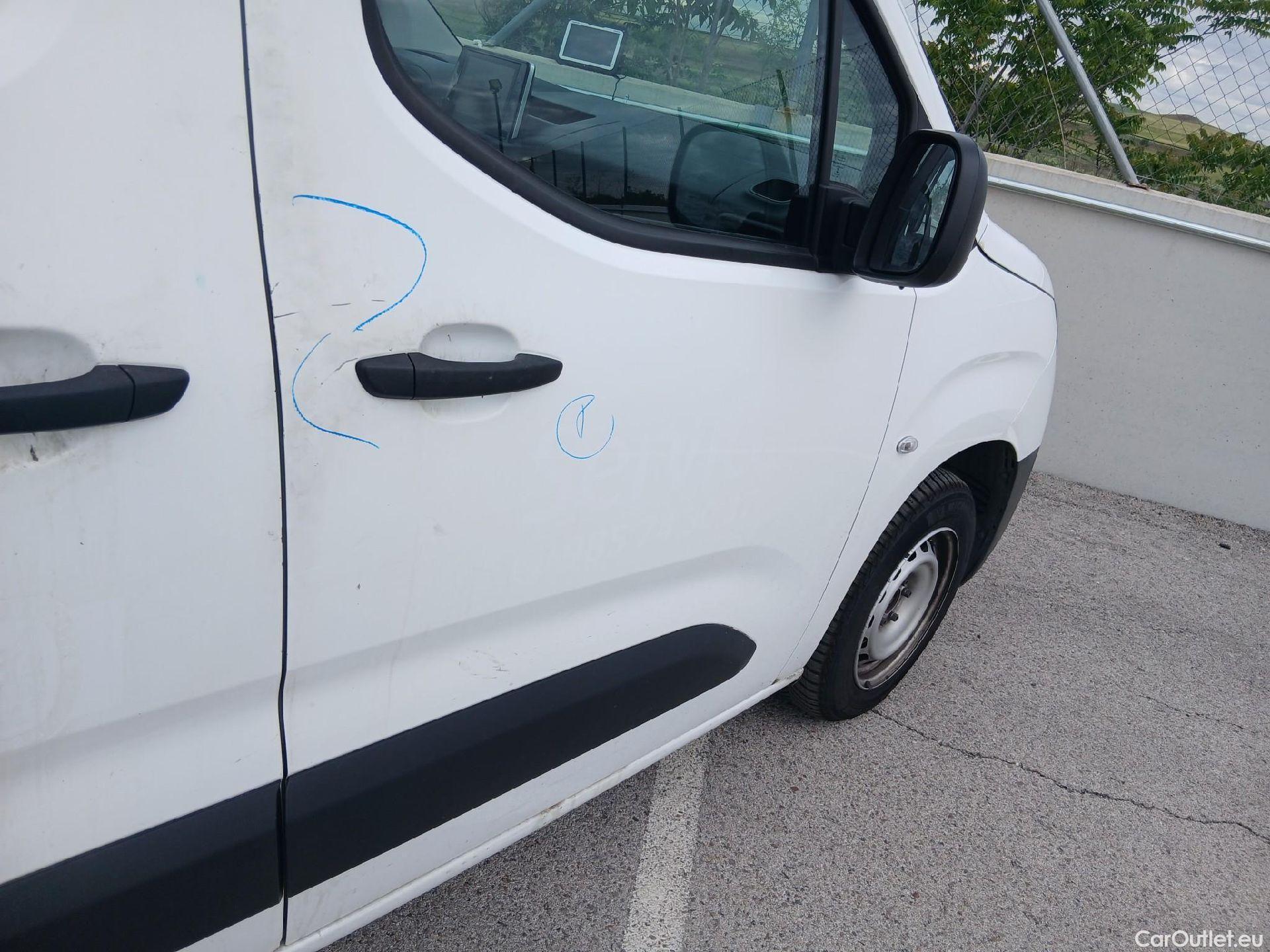  Opel  Combo OPEL  / 2018 / 4P / furgón derivado de turismo 1.5 TD 75kW (100CV) Select L H1 650kg #39