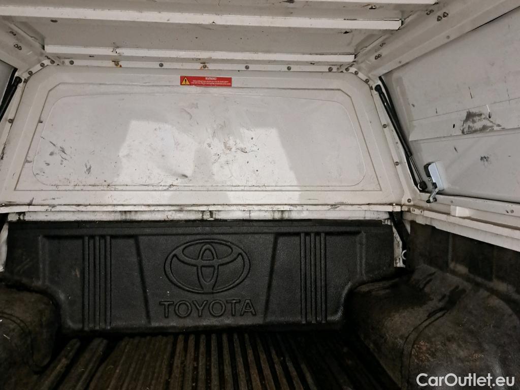  Toyota  Hilux TOYOTA  / 2016 / 4P / pickup 2.4 D-4D Cabina Doble GX #5