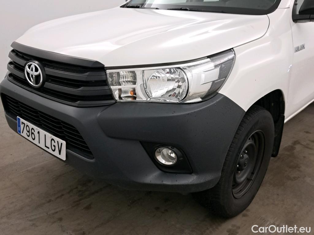  Toyota  Hilux TOYOTA  / 2016 / 4P / pickup 2.4 D-4D Cabina Doble GX #32