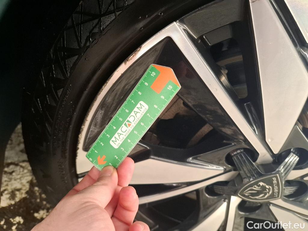  Peugeot  308 PEUGEOT  SW / 2021 / 5P / Break PureTech 130 S&S EAT 8 ALLURE #75