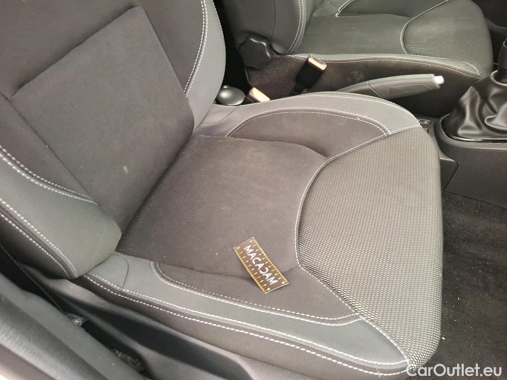  Renault  Clio RENAULT  Société VU 5p Berline Air Medianav dCi 75  18 #47