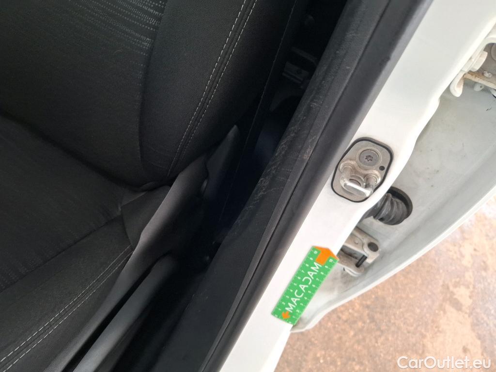  Peugeot  208  Affaire Premium Pack 1.6 HDi 75CV BVM5 E6 #8