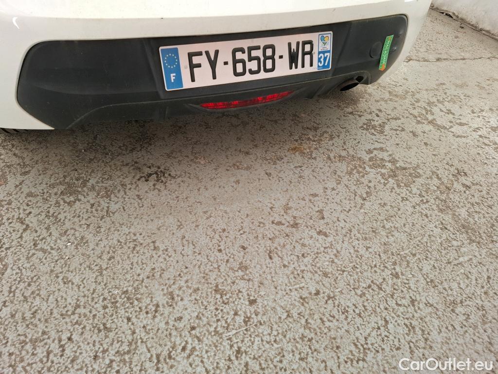  Peugeot  208 PEUGEOT  Affaire / 2019 / 5P / Berline 1.5 BlueHDi 100 S&S Premium Pack #10