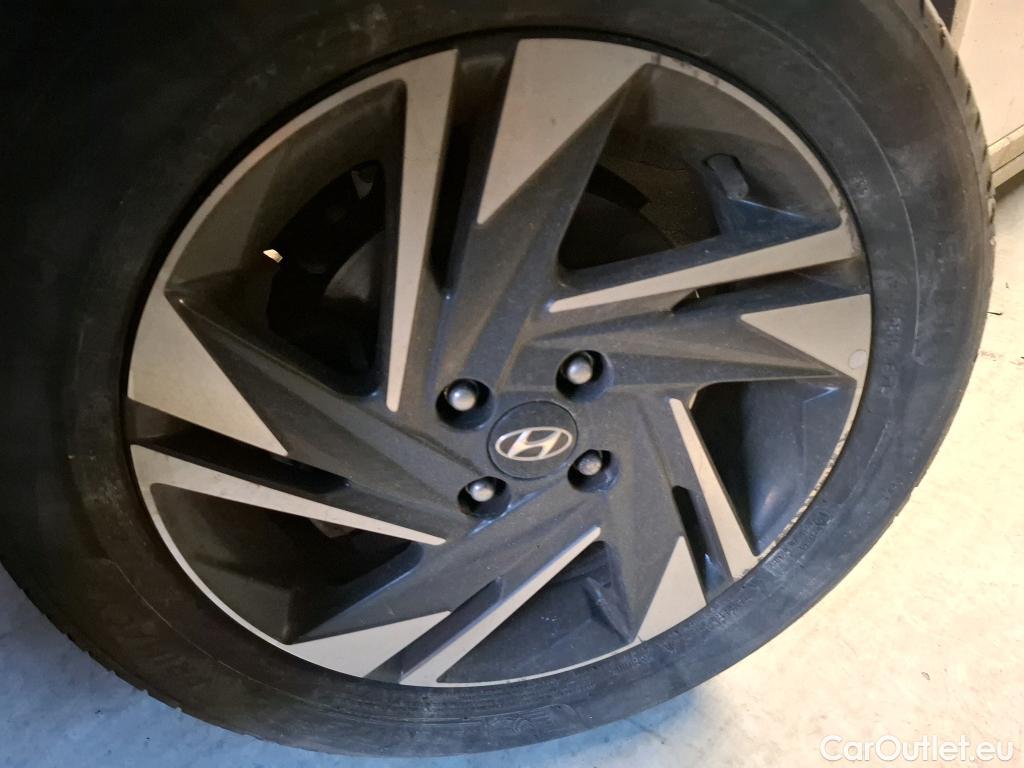  Hyundai  Bayon HYUNDAI  / 2021 / 5P / SUV 1.0 T-GDI 100 DCT- 7 HYB 48V INTUITIVE #2
