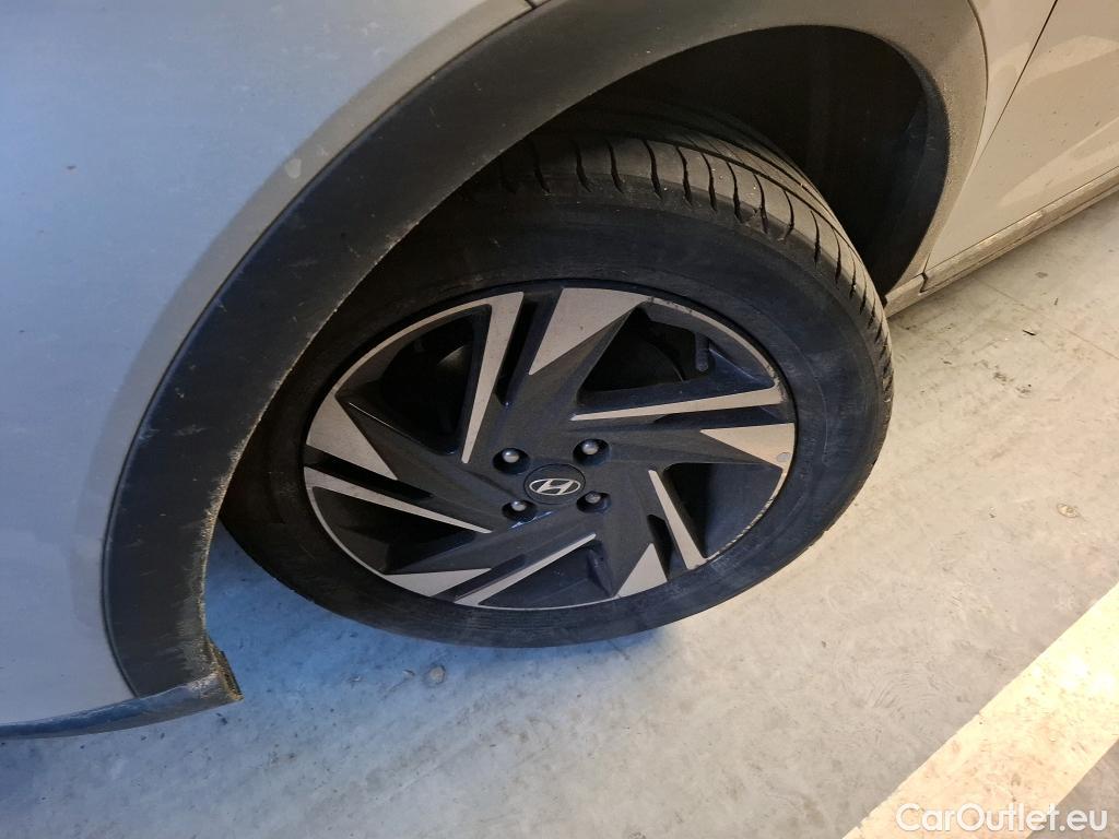  Hyundai  Bayon HYUNDAI  / 2021 / 5P / SUV 1.0 T-GDI 100 DCT- 7 HYB 48V INTUITIVE #1