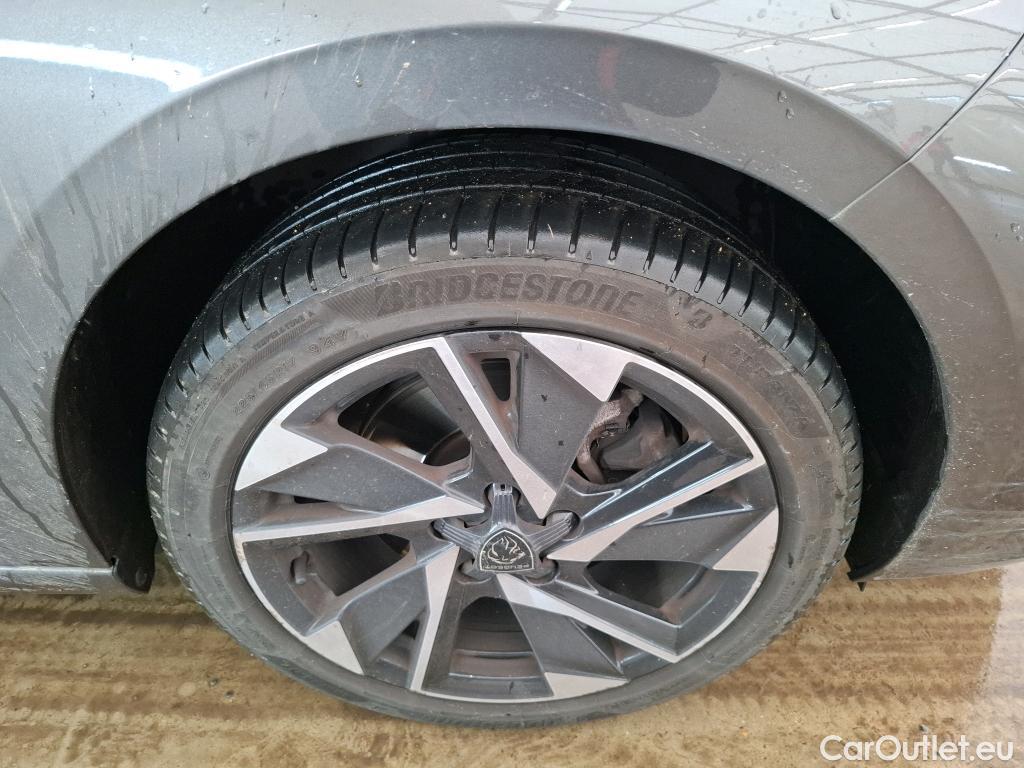  Peugeot  308 PEUGEOT  SW / 2021 / 5P / Break PureTech 130 S&S EAT 8 ALLURE PACK #18