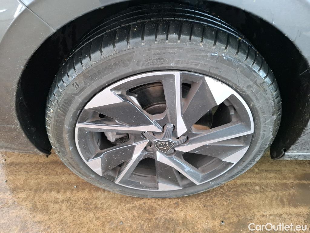  Peugeot  308 PEUGEOT  SW / 2021 / 5P / Break PureTech 130 S&S EAT 8 ALLURE PACK #60