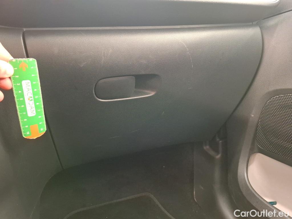  Citroen  C3  Société Feel 1.5 BlueHDI 100CV BVM6 E6d #8