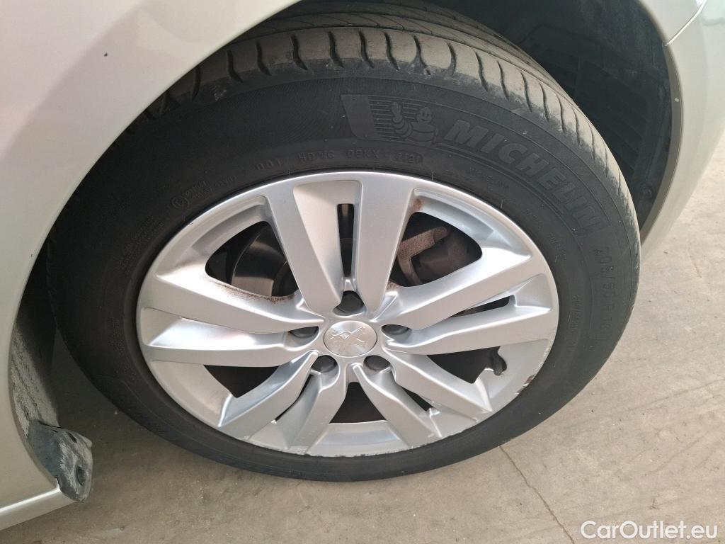  Peugeot  308  / 2017 / 5P / Berline BlueHDi 130 EAT6 S&S ACTIVE BUSINESS / TRANSFO VP/VF #4