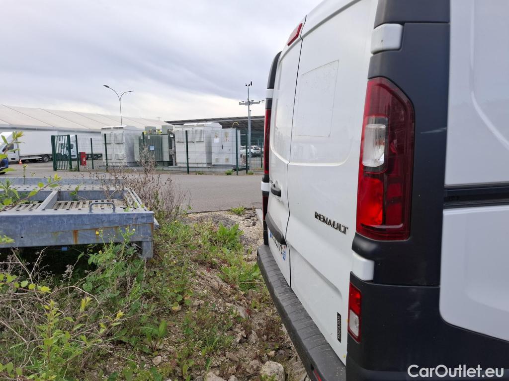  Renault  Trafic RENAULT  / 2021 / 4P / Fourgon tôlé FG L1H1 2T8 advance Blue dCi 130 - 24 #42