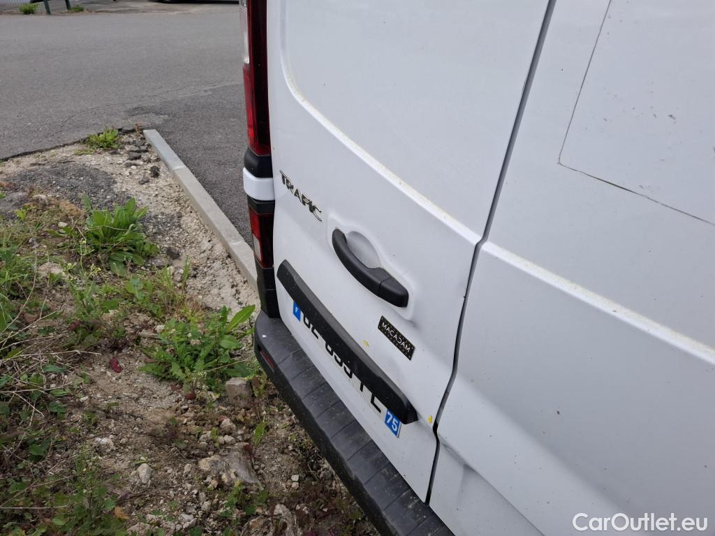  Renault  Trafic RENAULT  / 2021 / 4P / Fourgon tôlé FG L1H1 2T8 advance Blue dCi 130 - 24 #32