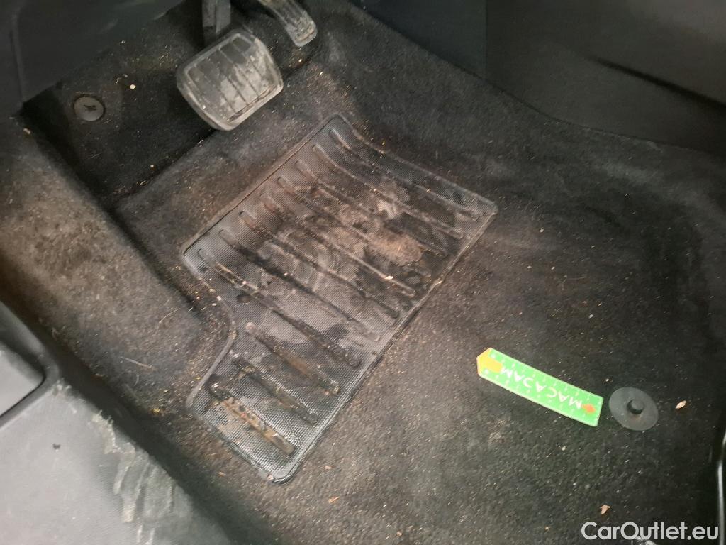  Citroen  C4 CITROEN  X / 2022 / 4P / Berline PureTech 130 S&S EAT8 Feel Pack #28