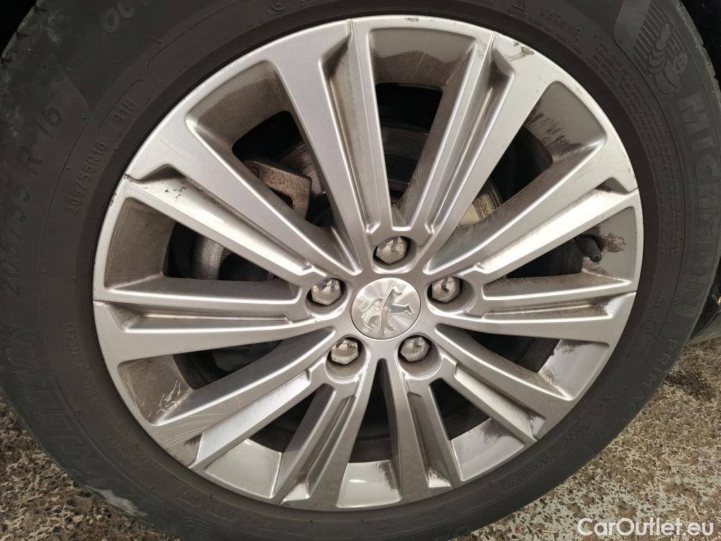  Peugeot  308  Allure 1.2 PureTech 130CV BVA8 E6d #15