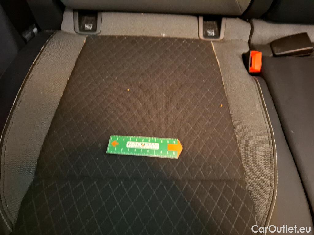  Opel   Grandland X Grandland X Elegance Business 1.5 130CV BVA8 E6d #10