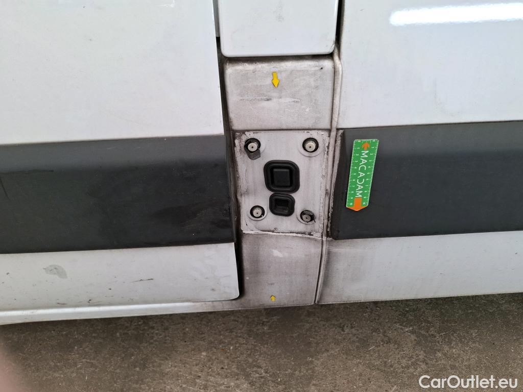 Renault  Master RENAULT  / 2019 / 4P / Fourgon tôlé FG Tr CF F3300 L2H2 Blue dCi 135 #19