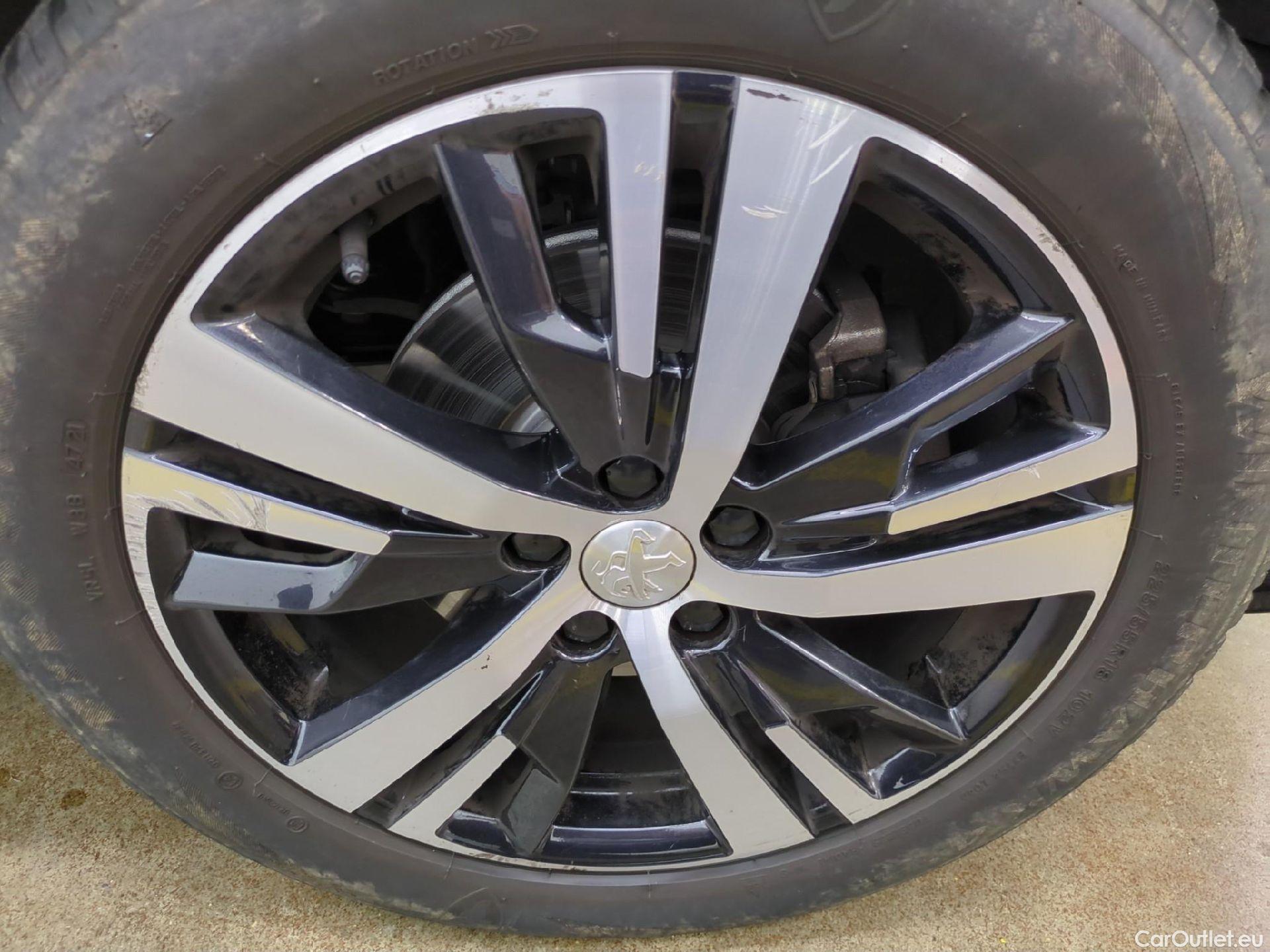  Peugeot  5008  Allure Business 1.2 PureTech 130CV BVA8 7 Sieges E6d #6