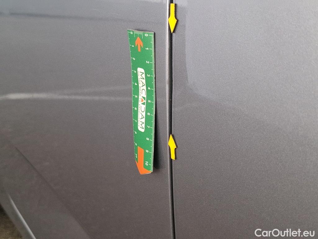  Peugeot  308 PEUGEOT  2021 5P Berline PHEV 180 EEAT8 ALLURE PACK #2