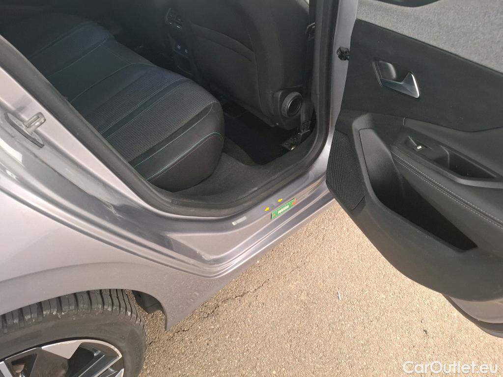  Peugeot  308 PEUGEOT  2021 5P Berline PHEV 180 EEAT8 ALLURE PACK #39