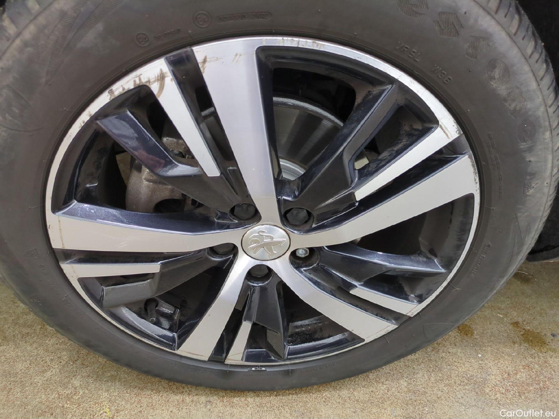  Peugeot  5008  Allure Business 1.2 PureTech 130CV BVA8 7 Sieges E6d #19