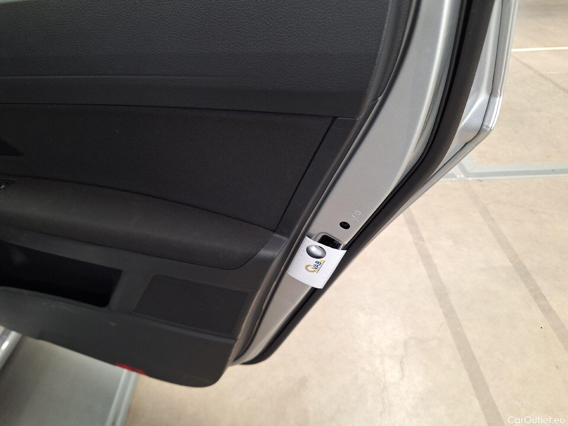  Volkswagen  Touran VW,  '15, Volkswagen  2.0 TDi 90kW Trendline 5d 7pl #17