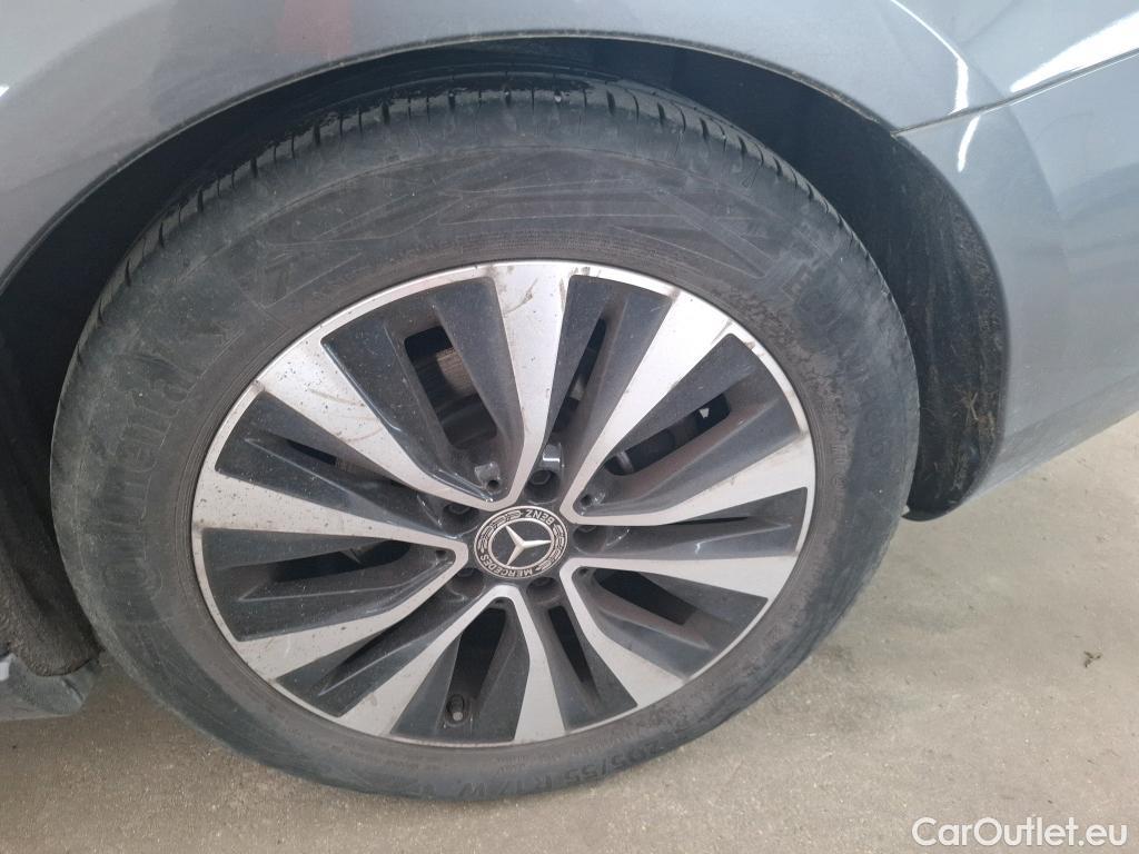  Mercedes  A-Klasse MERCEDES-BENZ Classe A Berline / 2018 / 4P / Berline A 200 Business Line 7G-DCT #19