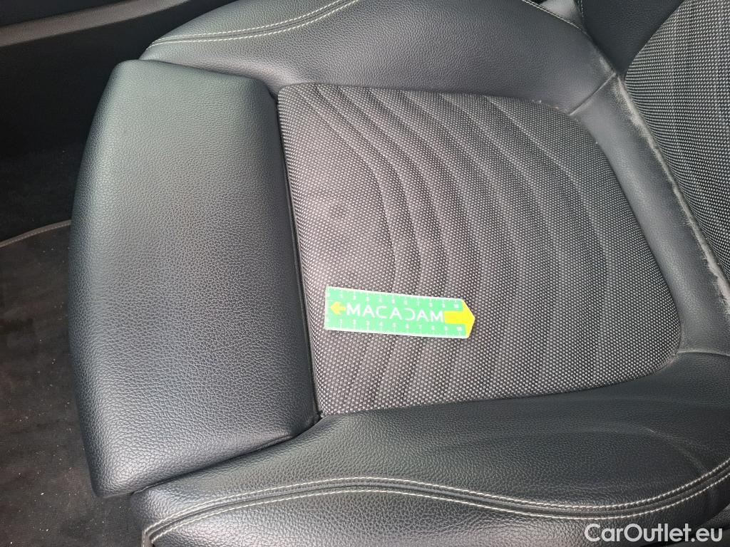  Mercedes  A-Klasse MERCEDES-BENZ Classe A Berline / 2018 / 4P / Berline A 200 Business Line 7G-DCT #42
