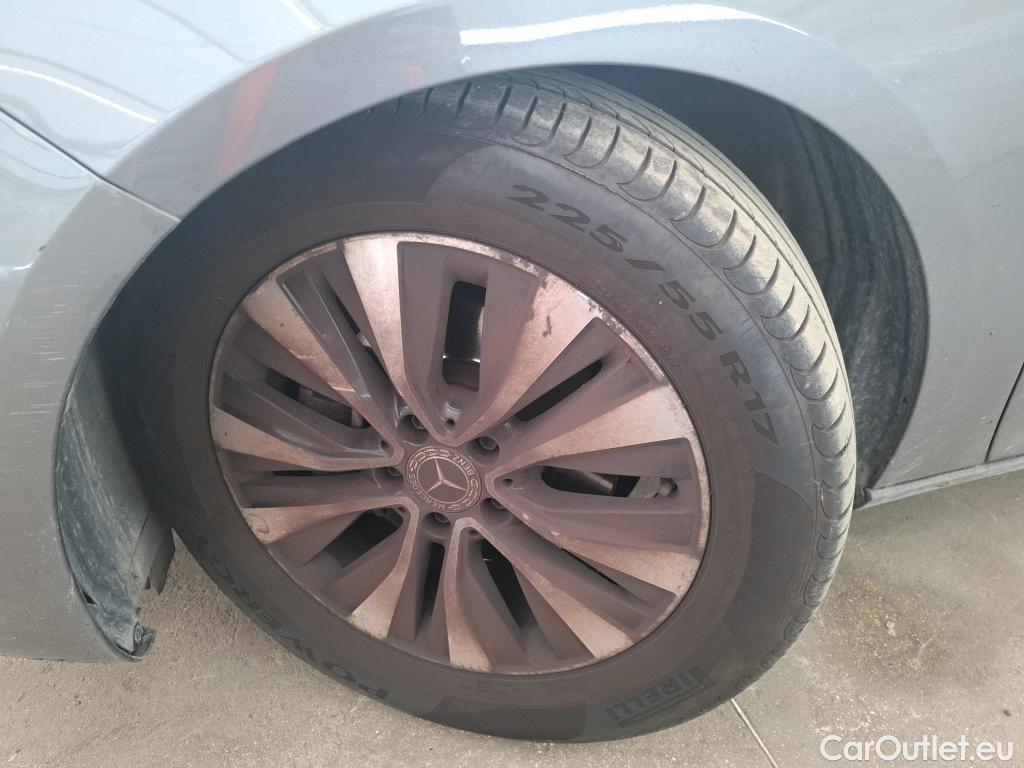  Mercedes  A-Klasse MERCEDES-BENZ Classe A Berline / 2018 / 4P / Berline A 200 Business Line 7G-DCT #11